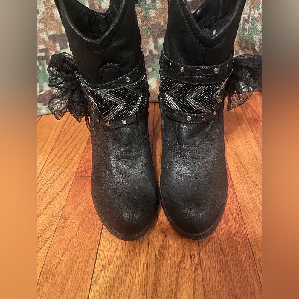 Cowboy Chic black booties size 9 - Picture 4 of 8